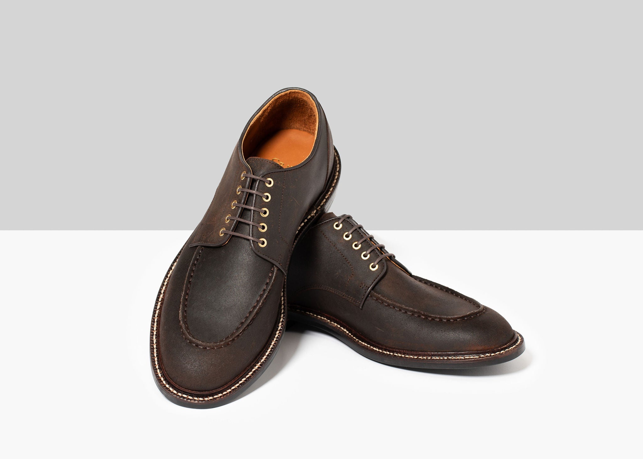 Moc Toe Derby Tobacco Waxed Commander