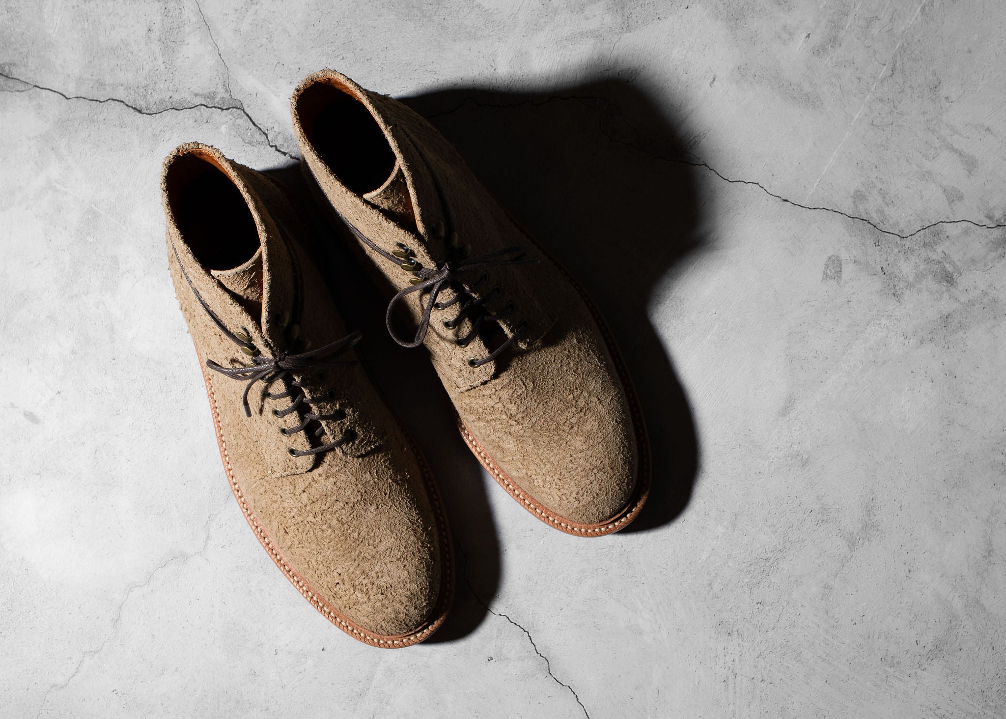 Edward Boot Milkshake Rough Suede