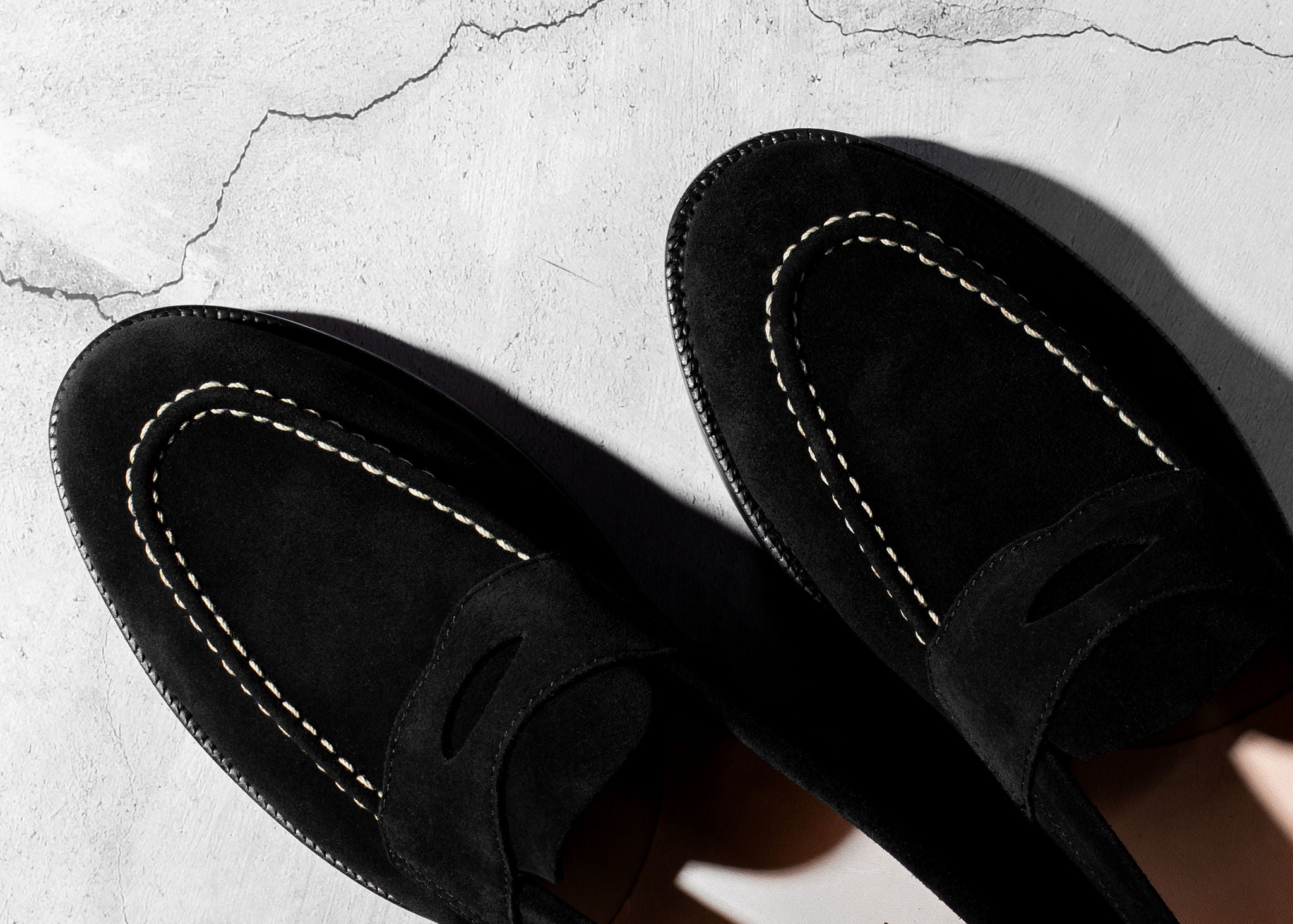 Unlined Traveler Penny Black Suede