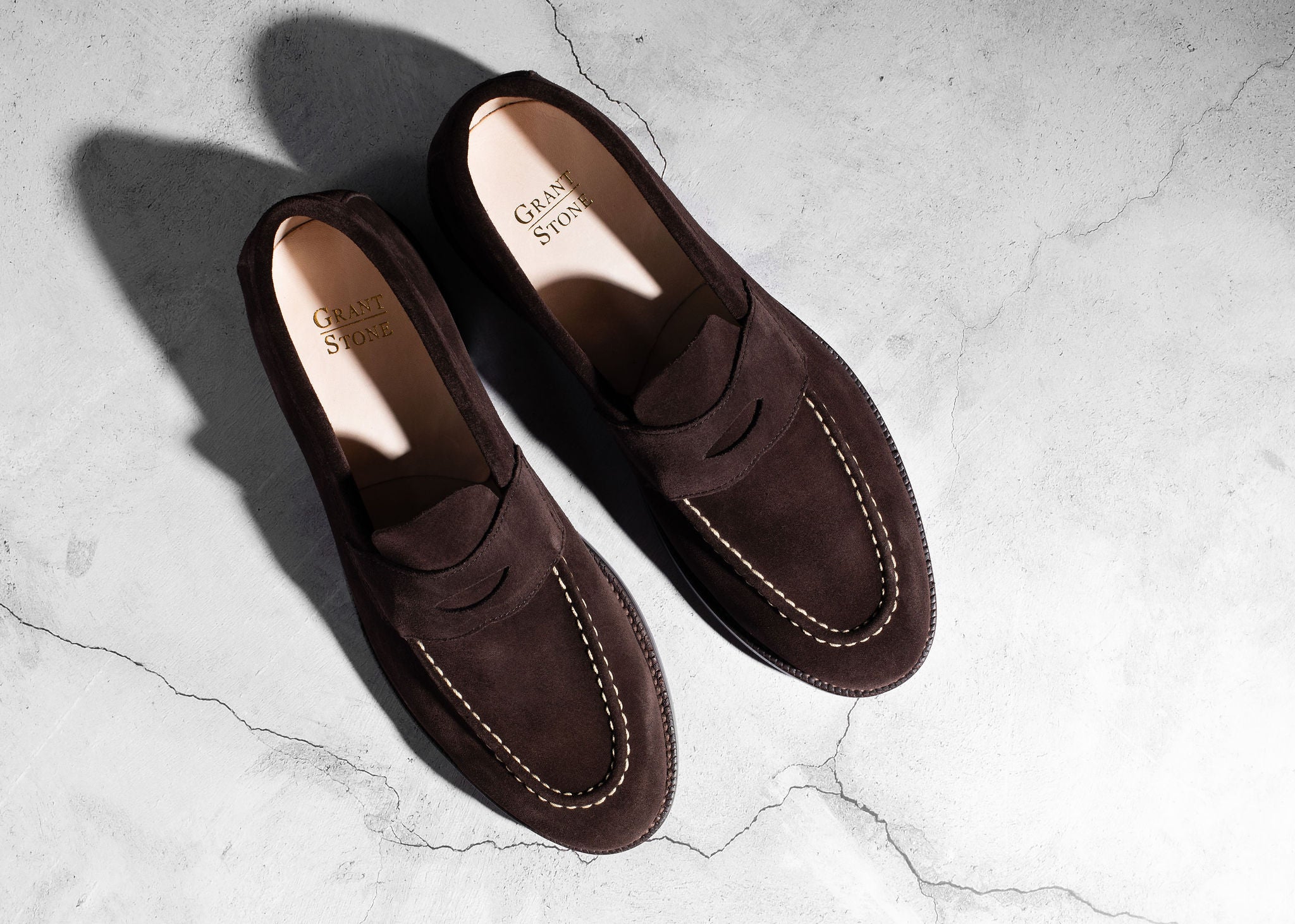 Unlined Traveler Penny Bitter Chocolate Suede
