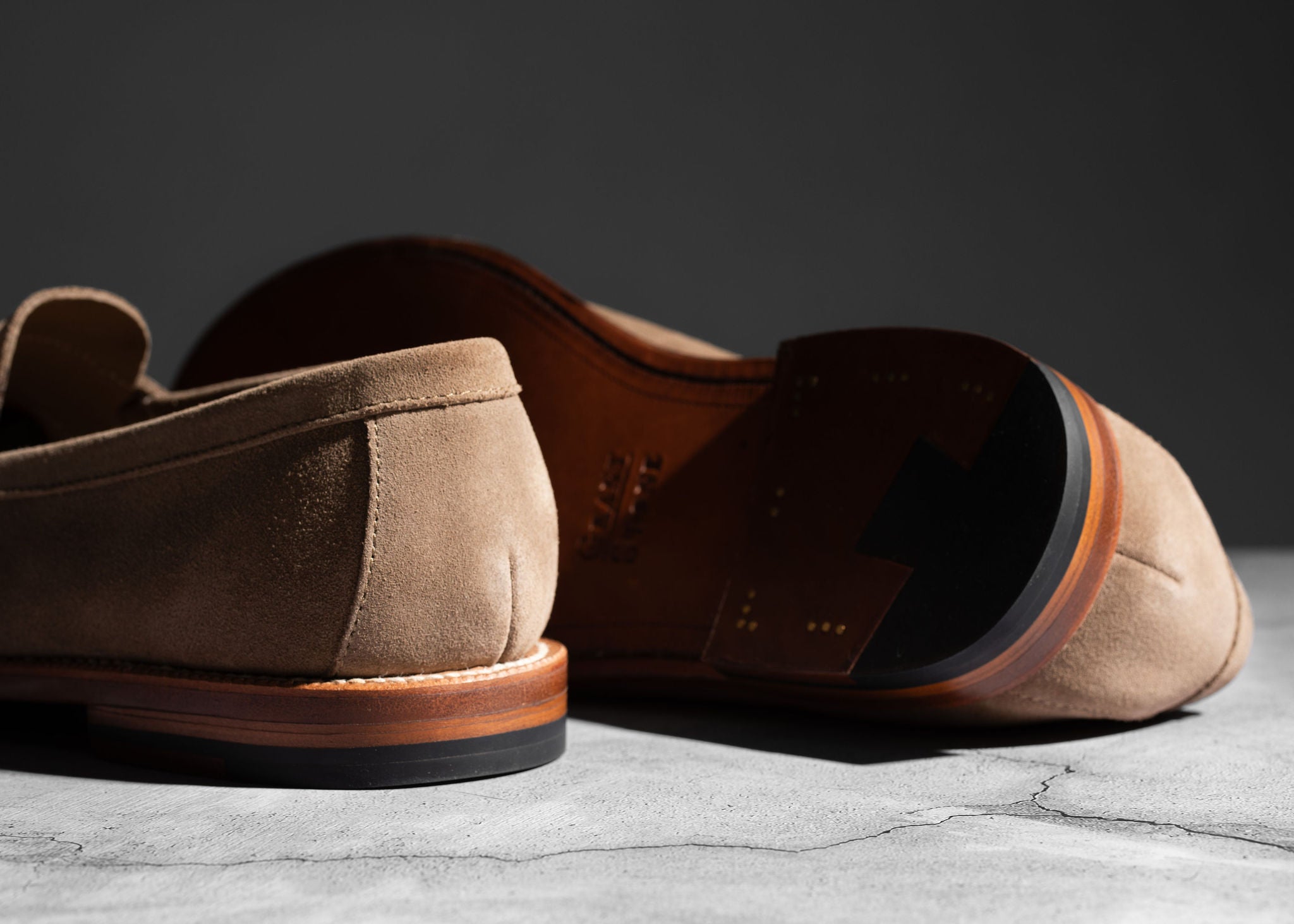 Unlined Traveler Penny Sand Suede
