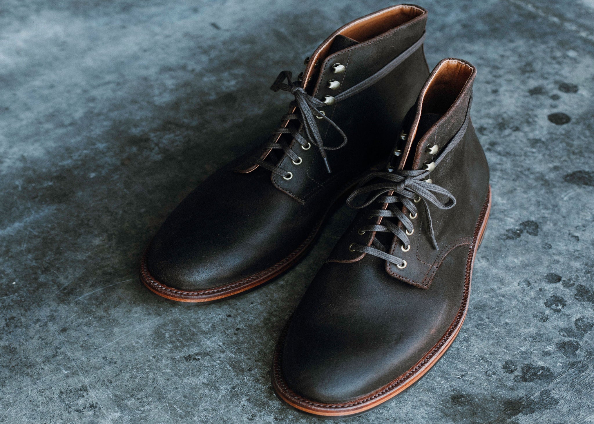 Edward Boot Tobacco Waxed Commander